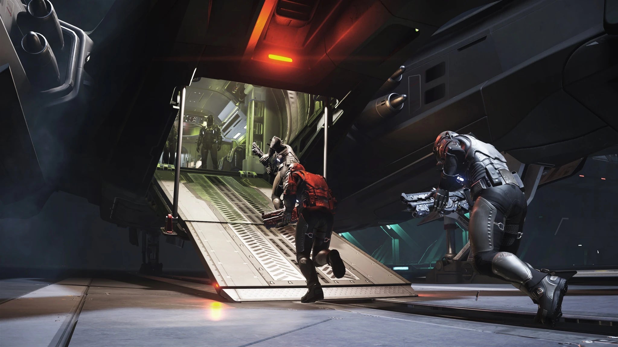 UEE marines boarding the Vanguard Hoplite
